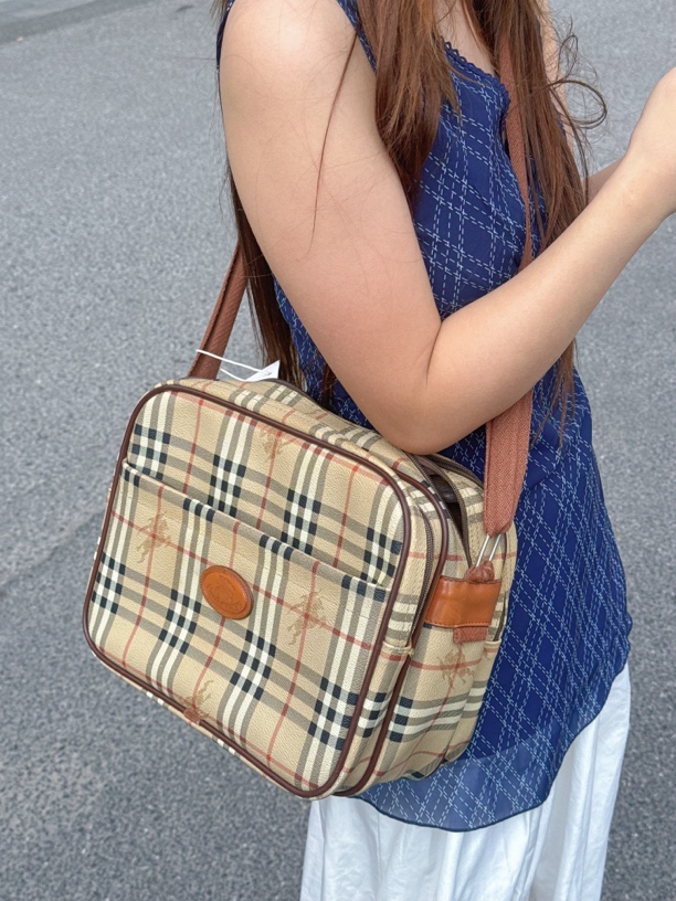 95新 BURBERRY/博柏利 巴宝莉格纹马鞍包