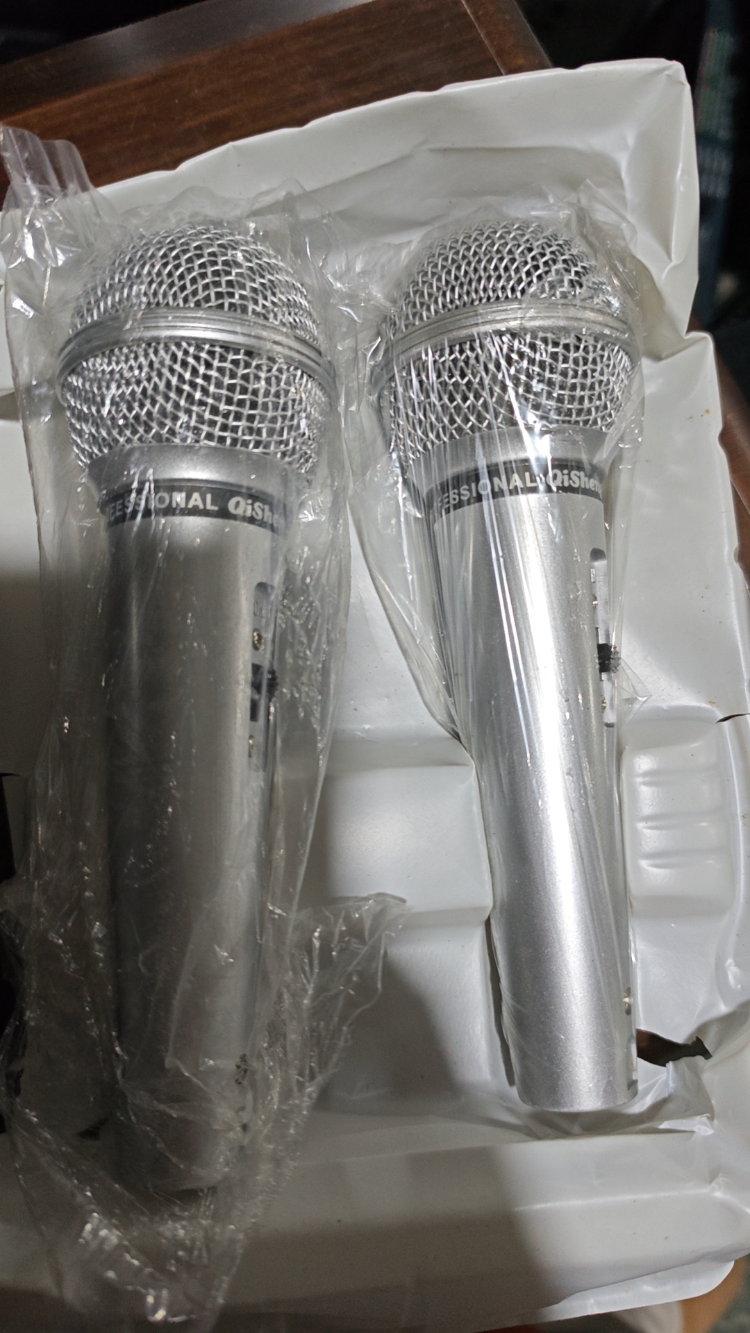 8新  话筒一对 不包邮费