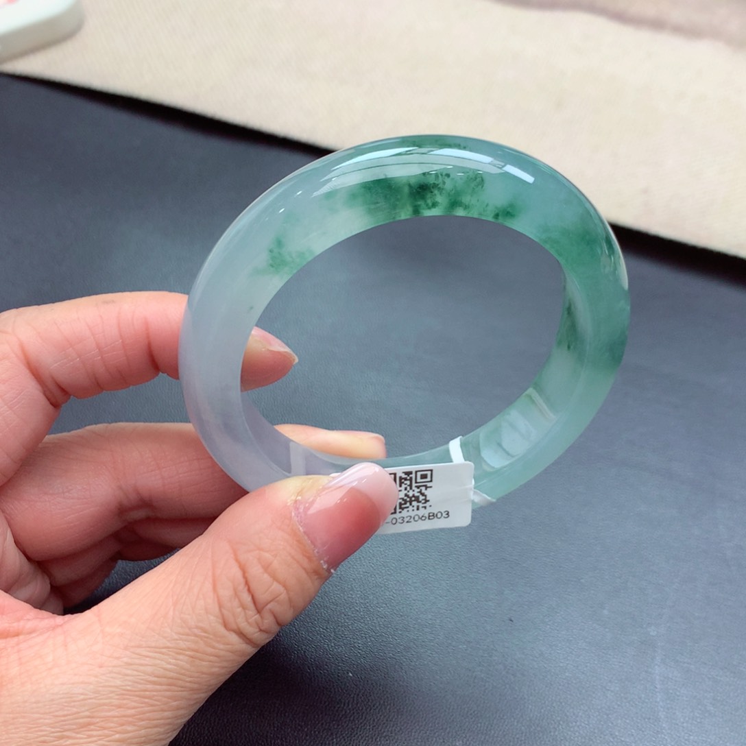 翡翠手镯未镶嵌缅甸翡翠手镯