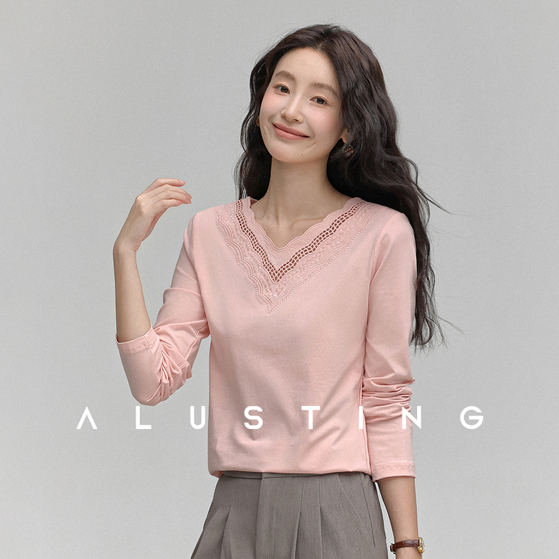 艾路丝婷2025年秋冬新款V领镂空长袖T恤女休闲百搭上衣减龄正肩