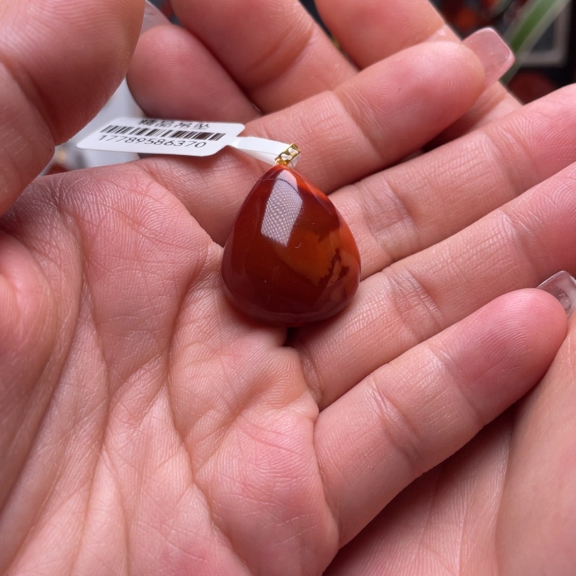 【闪购商品】南红玛瑙水滴吊坠18K金镶嵌