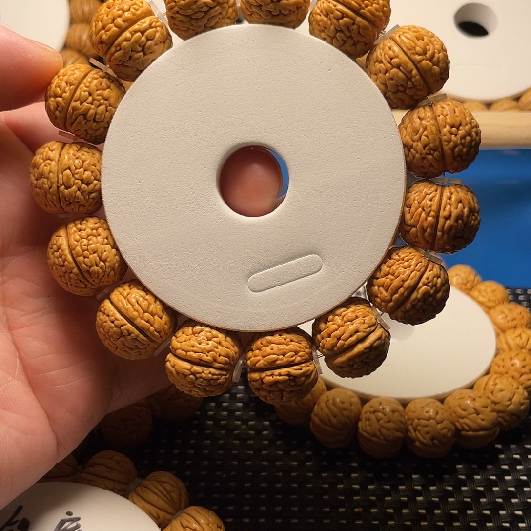 黑***明桃木凤尾桃核，皮质好，密度大