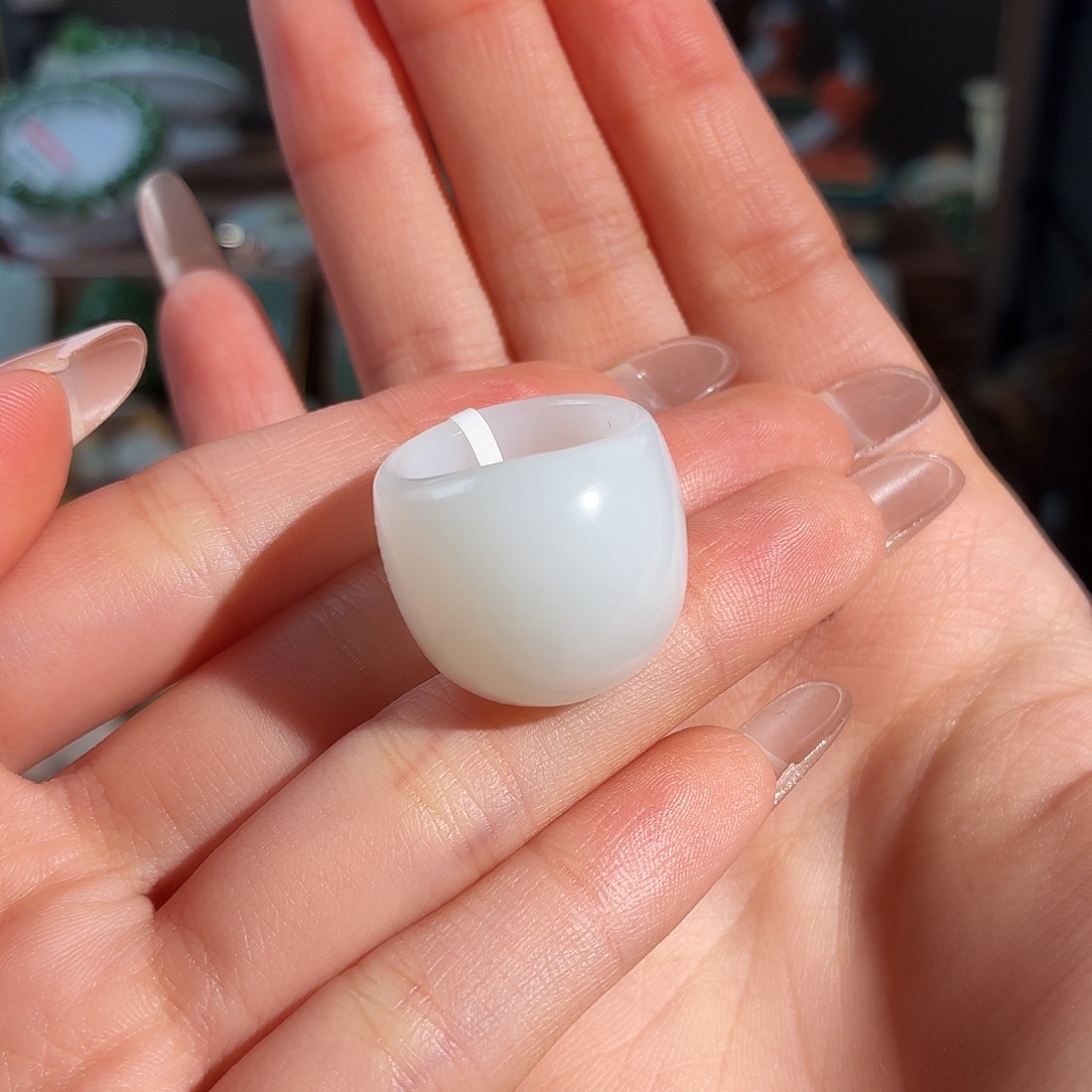 ****甜和田玉未镶嵌戒指T