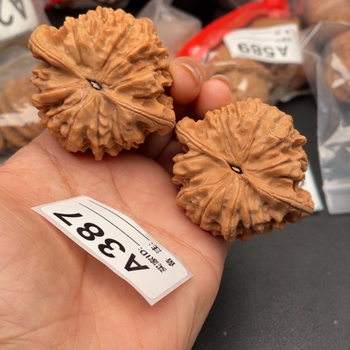 文玩核桃吊坠核桃