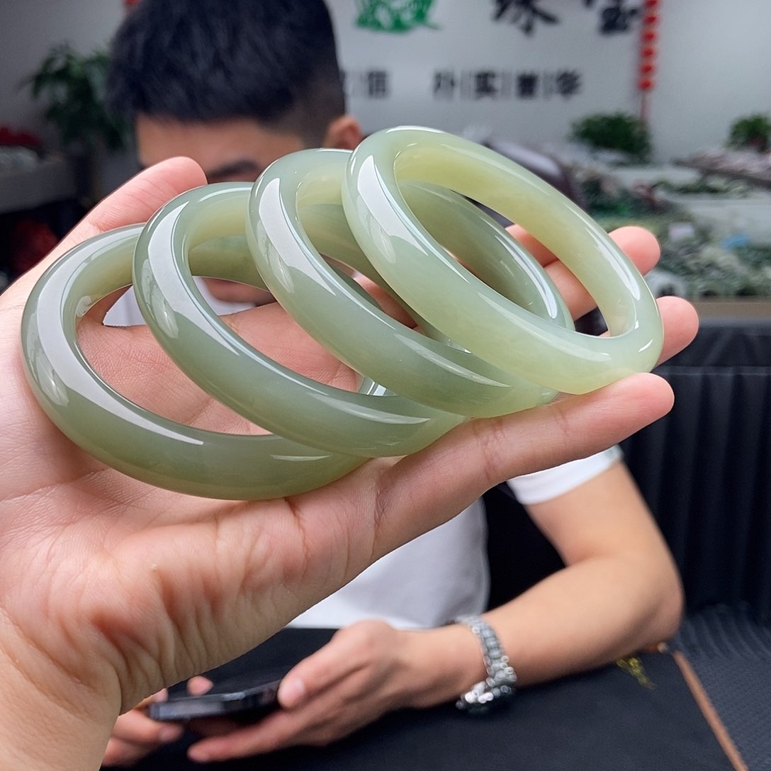 和田玉手镯未镶嵌51-61颜色多样性发拍一发一