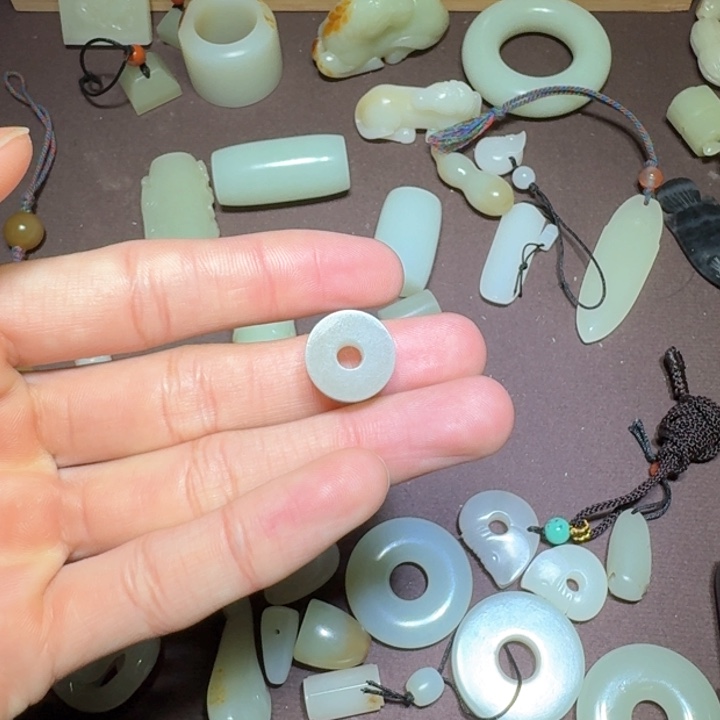 和田玉吊坠(不含链)未镶嵌极*