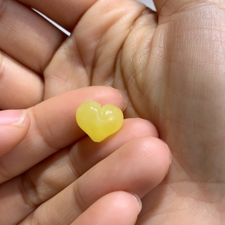 艳***王蜜蜡未镶嵌裸石配饰