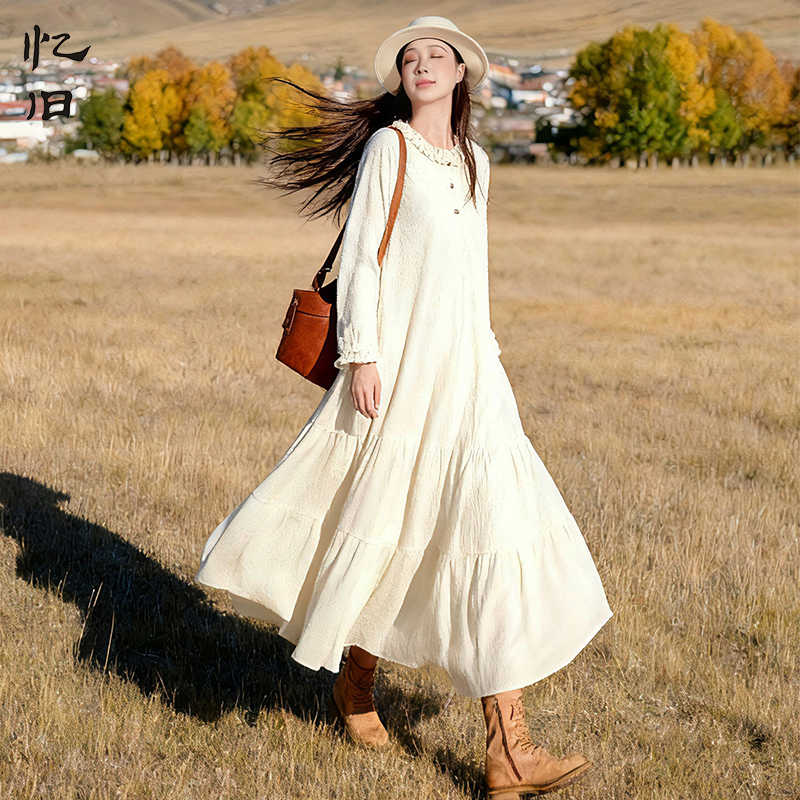 【甜蜜心事】文艺针织荷叶边连衣裙女2025秋季宽松米色温柔裙子