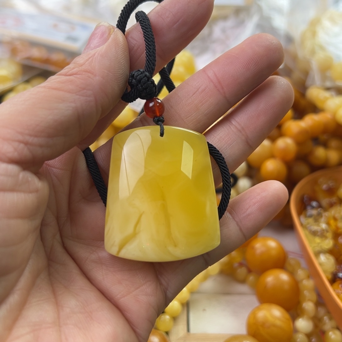 琥珀珠宝奇石未镶嵌