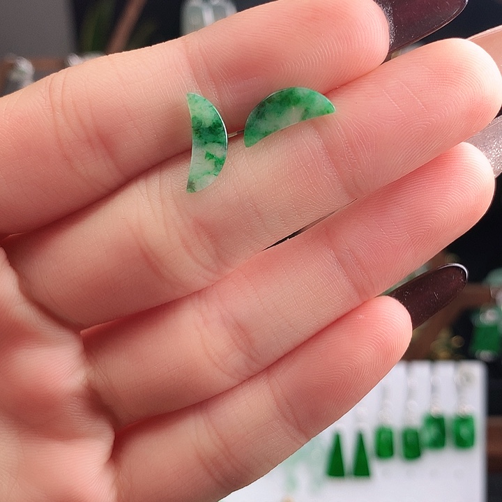 翡翠未镶嵌耳饰耳饰