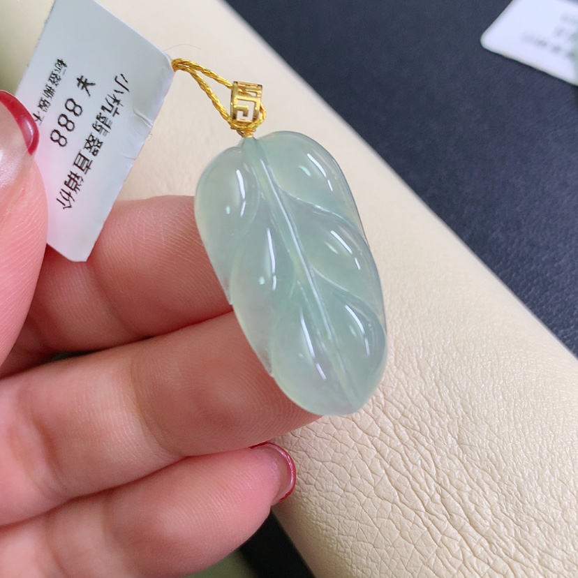 【闪购商品】翡翠颈饰18K金镶嵌叶子