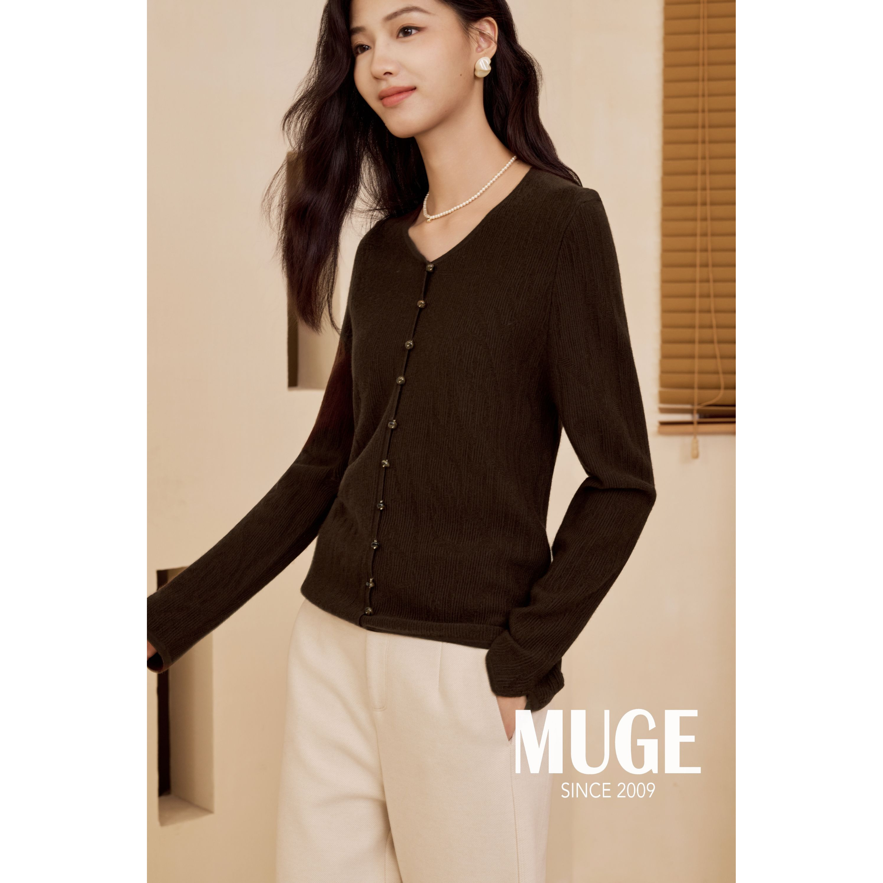 慕歌MUGE/针织女极简风V领毛针织衫宽松