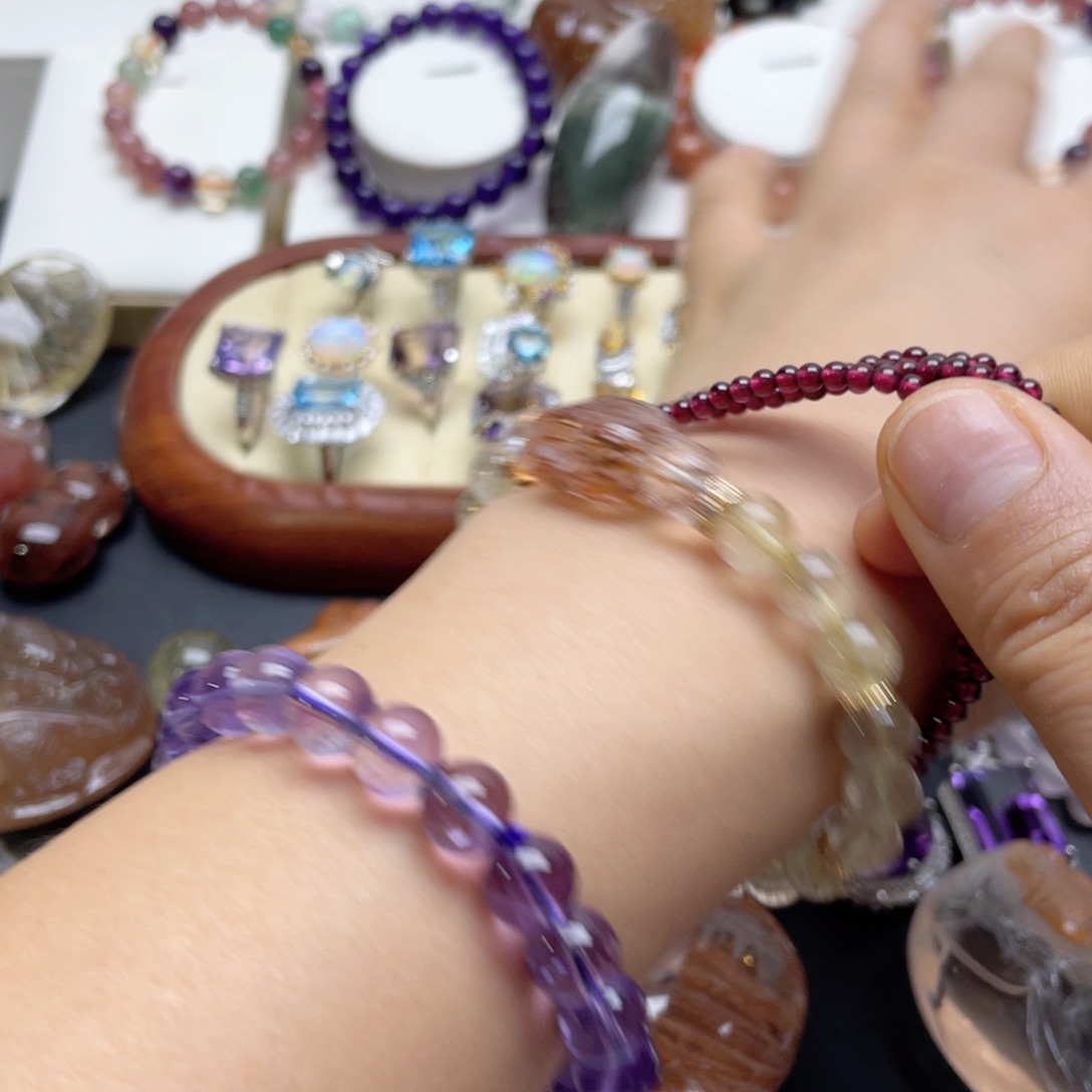 水晶手链未镶嵌石榴石