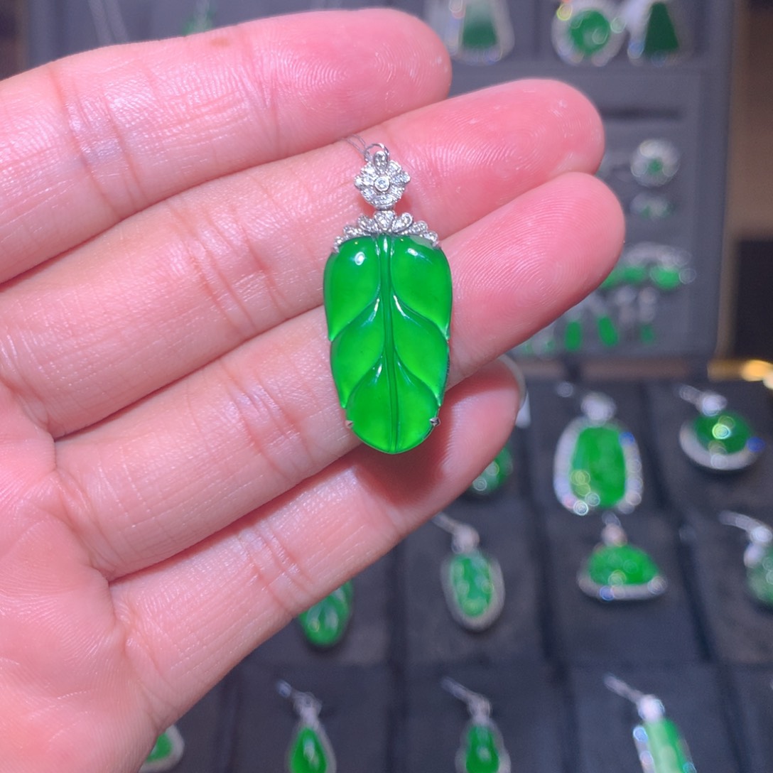 吊坠(不含链)18K金镶嵌翡翠叶子