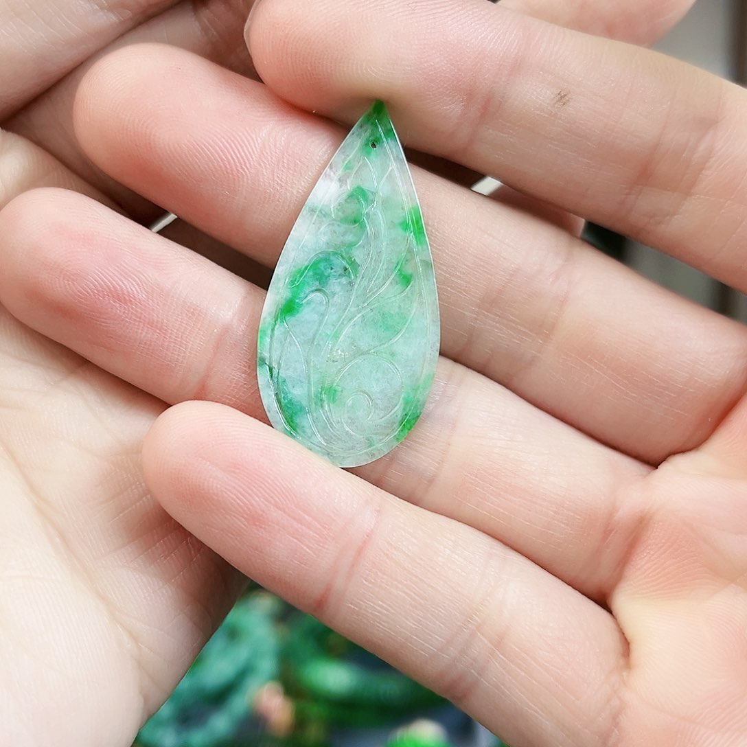 翡翠颈饰未镶嵌吊坠多样性