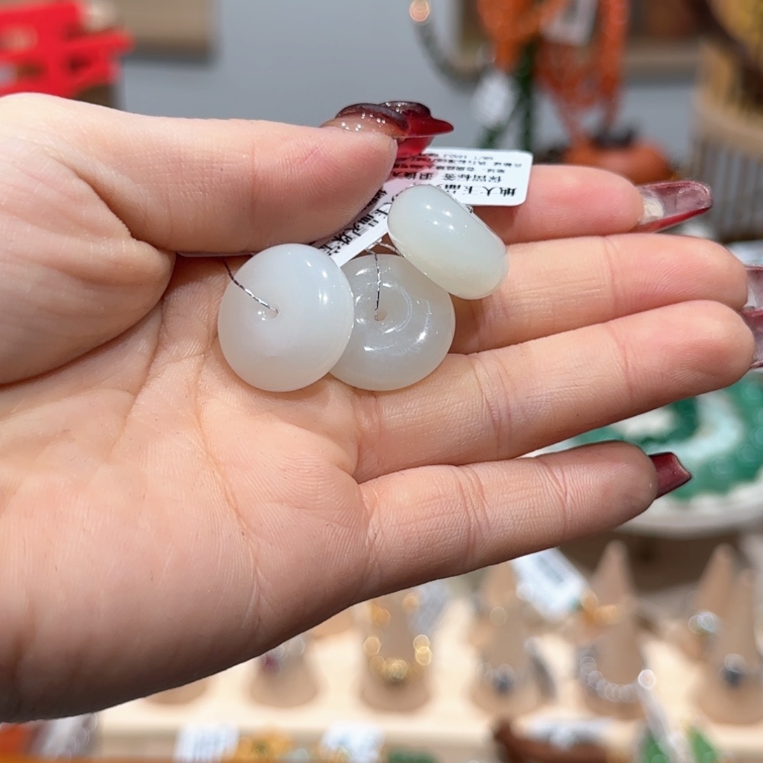 和田玉吊坠(不含链)未镶嵌吊坠（多样性发其一）