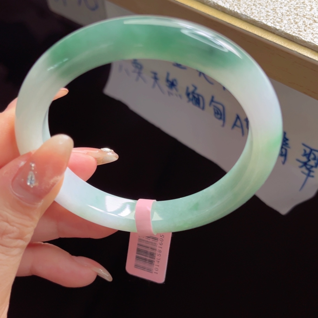 翡翠未镶嵌手镯手镯