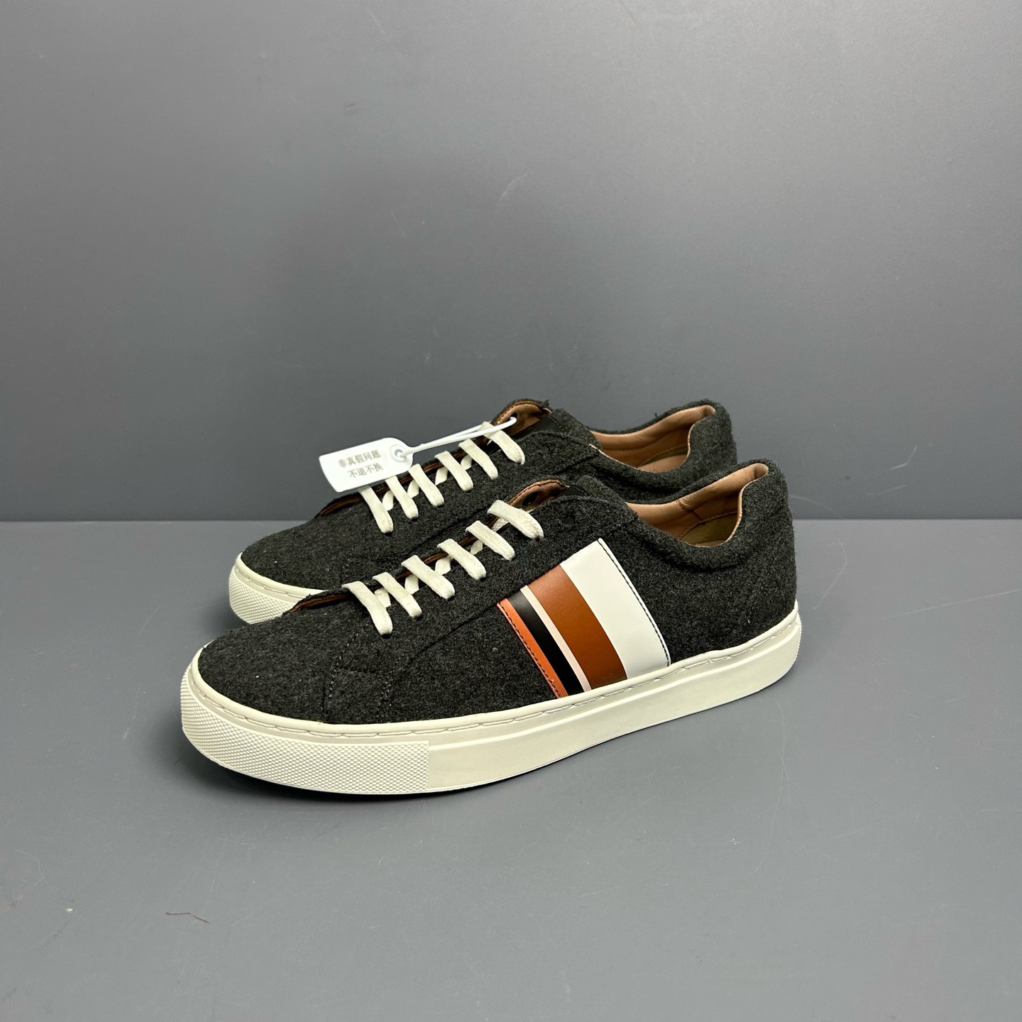 99新 HugoBoss/雨果博斯 38码 hugboss 雨果博斯黑白板鞋 穿一次 