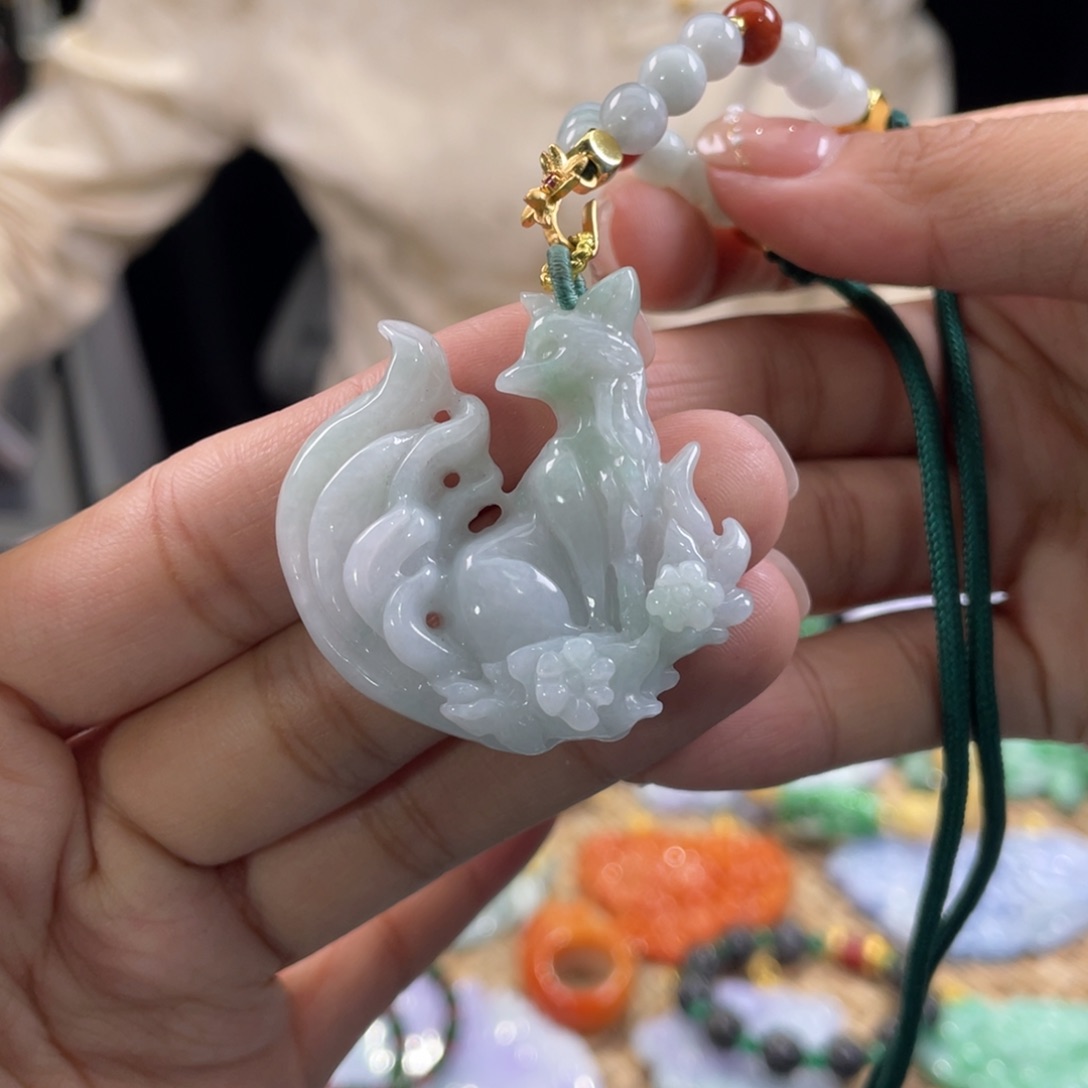 翡翠颈饰未镶嵌代编织