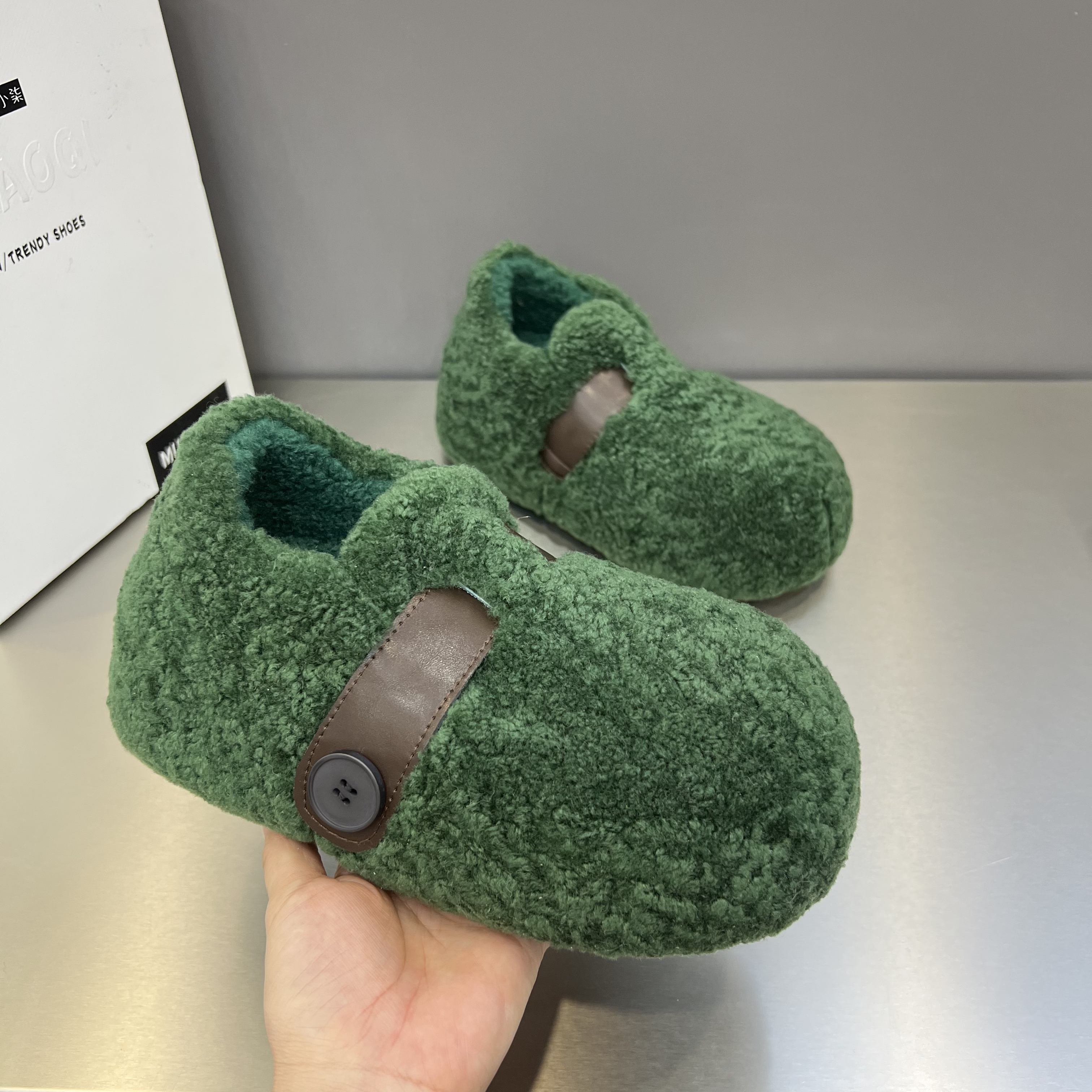 主播推荐2025年（25-53）7公分厚款拼色毛毛博肯鞋时尚内增高休闲鞋