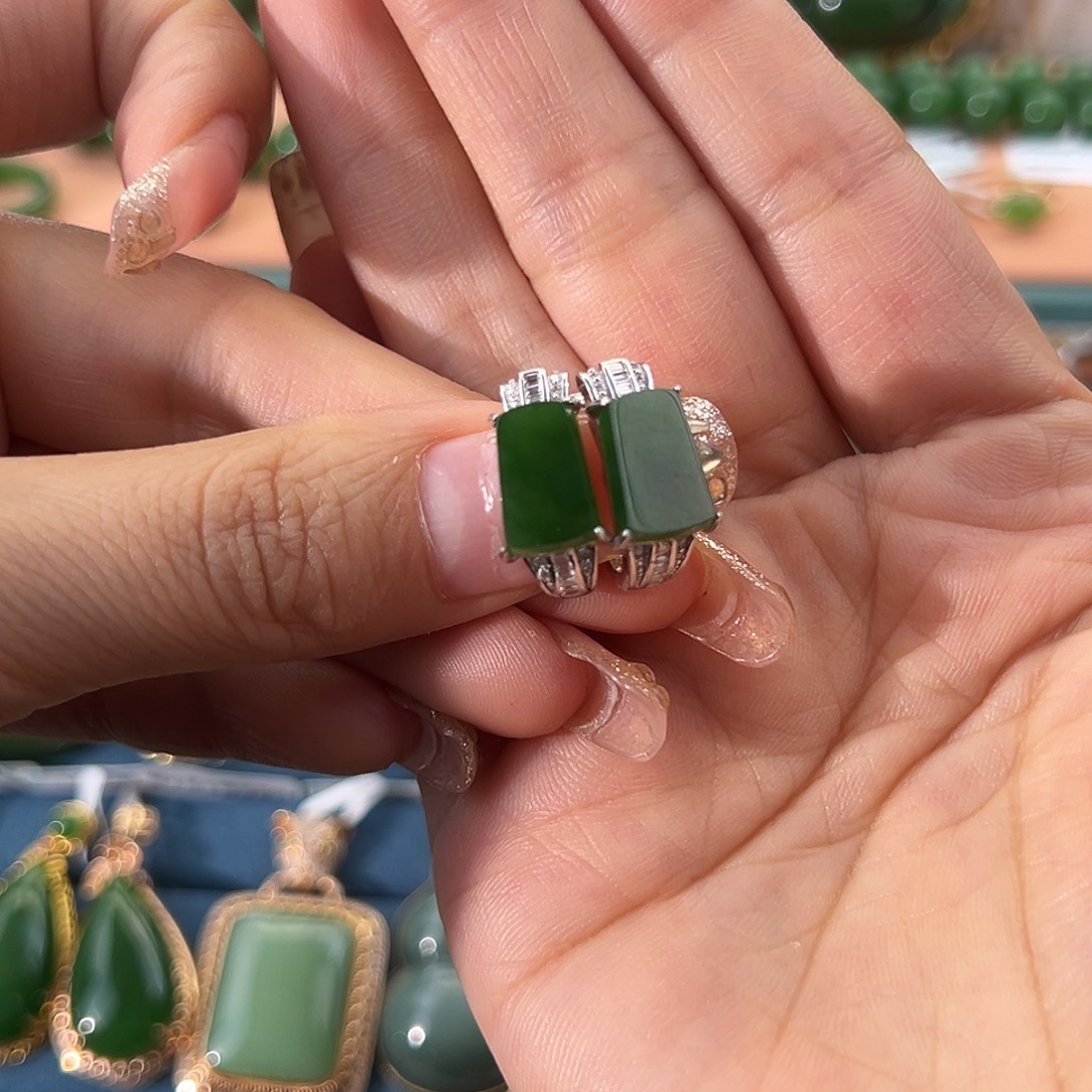 和田玉（碧玉）银S925镀金镶嵌颈饰