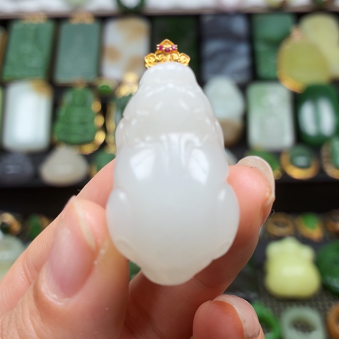 和田玉18K金镶嵌颈饰