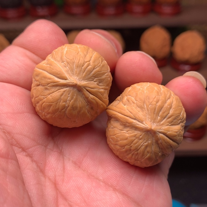 文玩核桃吊坠蛇皮球