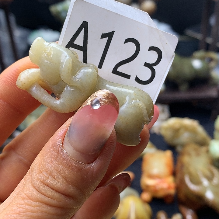 和田玉未镶嵌车挂