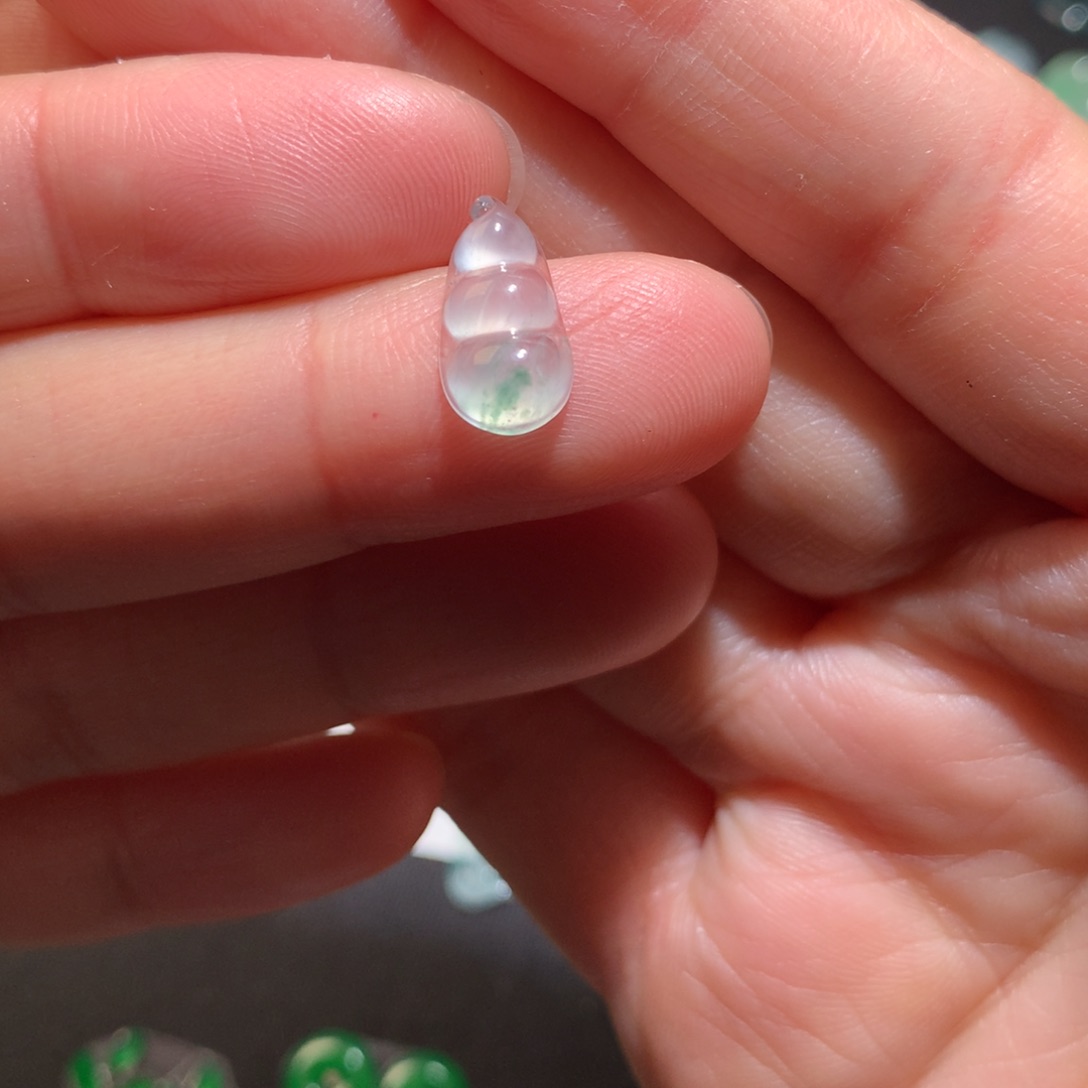 翡翠颈饰未镶嵌小***、豆子