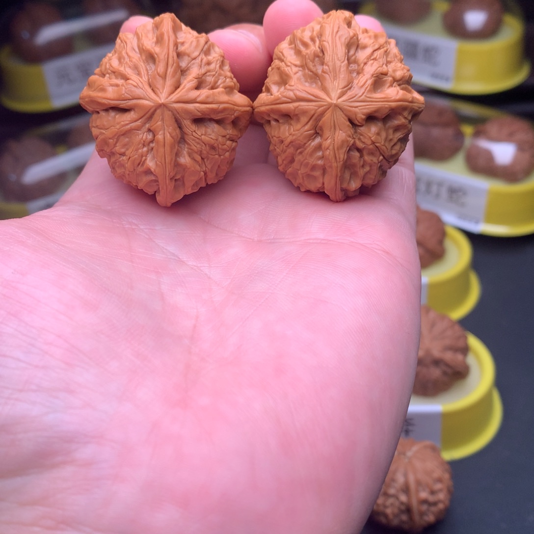 文玩核桃吊坠锦鸿四棱