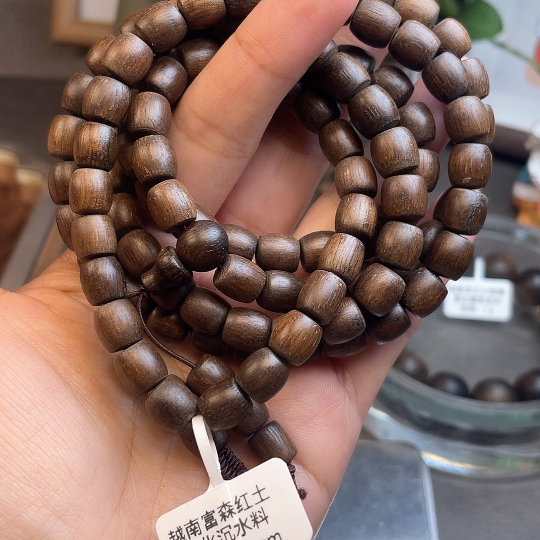 沉香手串富森红土老料