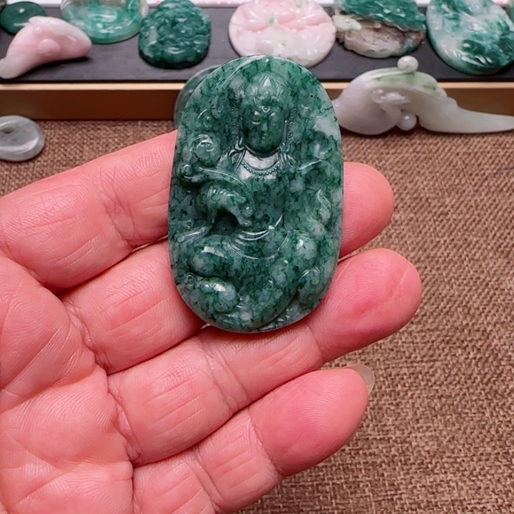 独山玉未镶嵌颈饰