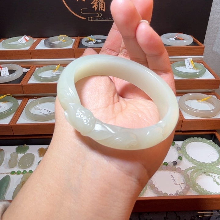 和田玉手镯未镶嵌新疆和田玉雕花手镯54