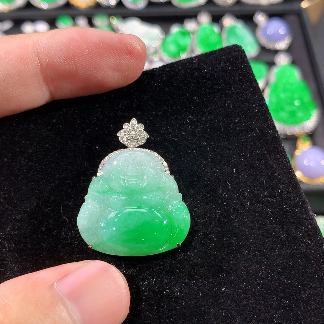 翡翠18K金镶嵌颈饰