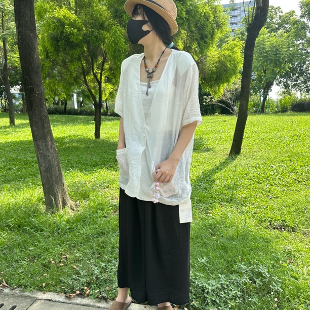 时尚宽松V领薄款夏季半袖女短外套百搭纯色休闲防晒丝麻西装外套