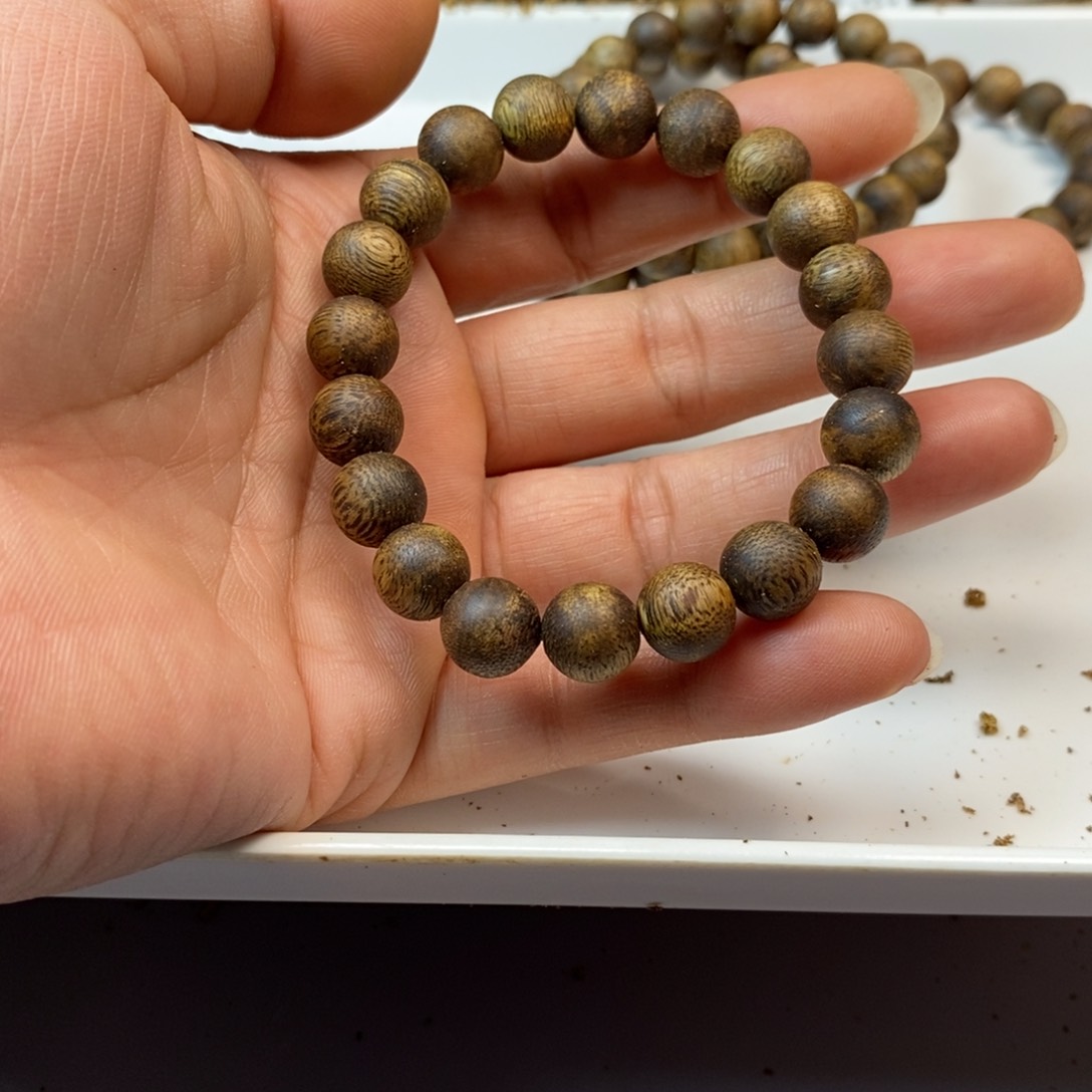 沉香手串绿棋楠规格1.0*7多样性发货