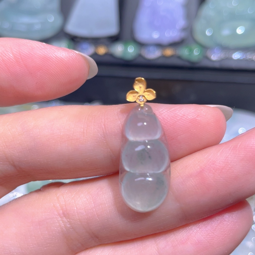 颈饰18K金镶嵌翡翠翡翠