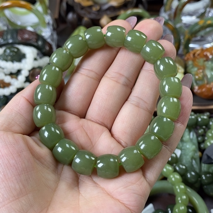 透闪石质玉手串未镶嵌时*