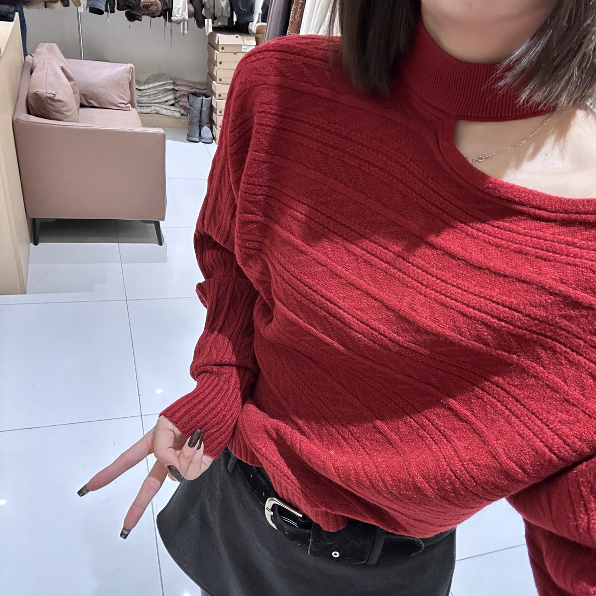 7293冬季韩系镂空露肩挂脖设计感长袖针织衫女修身显瘦保暖毛衣