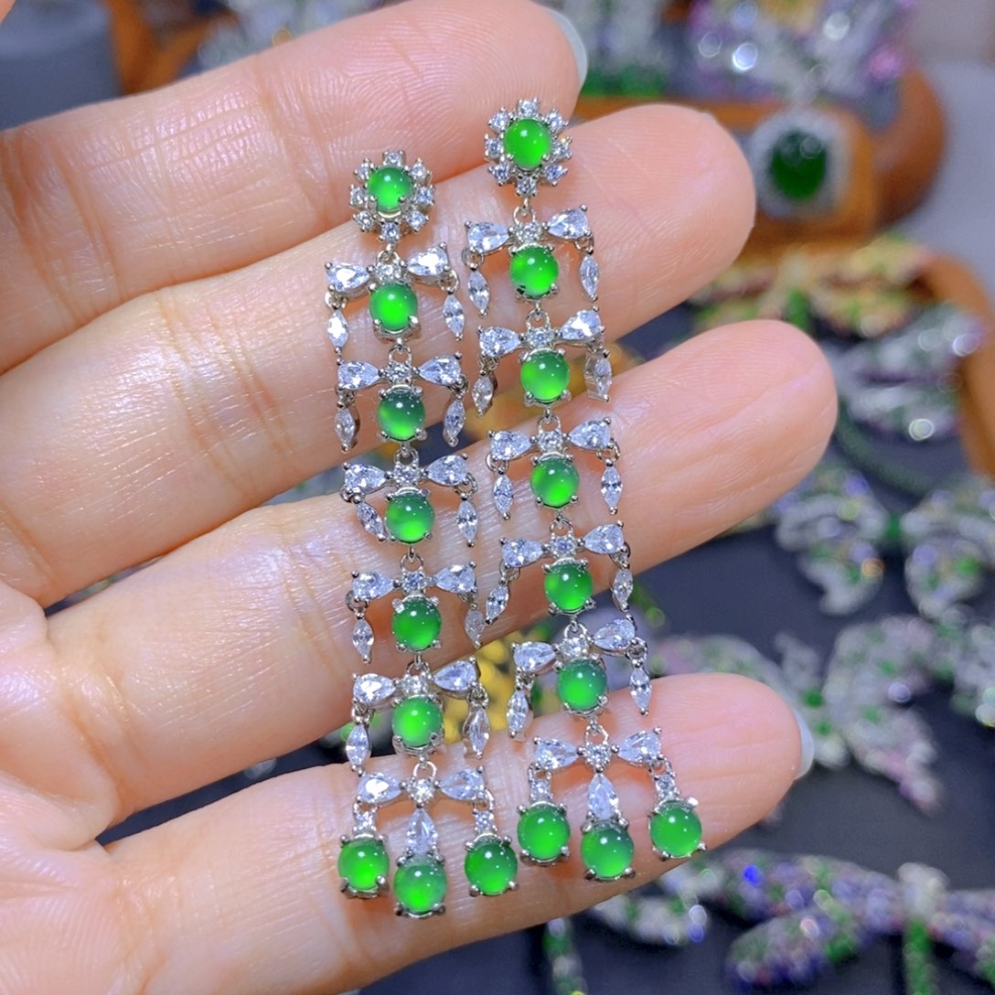 翡翠颈饰银S925镶嵌天然翡翠