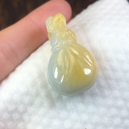 翡翠未镶嵌颈饰缅甸A货，每天下午1点半开播