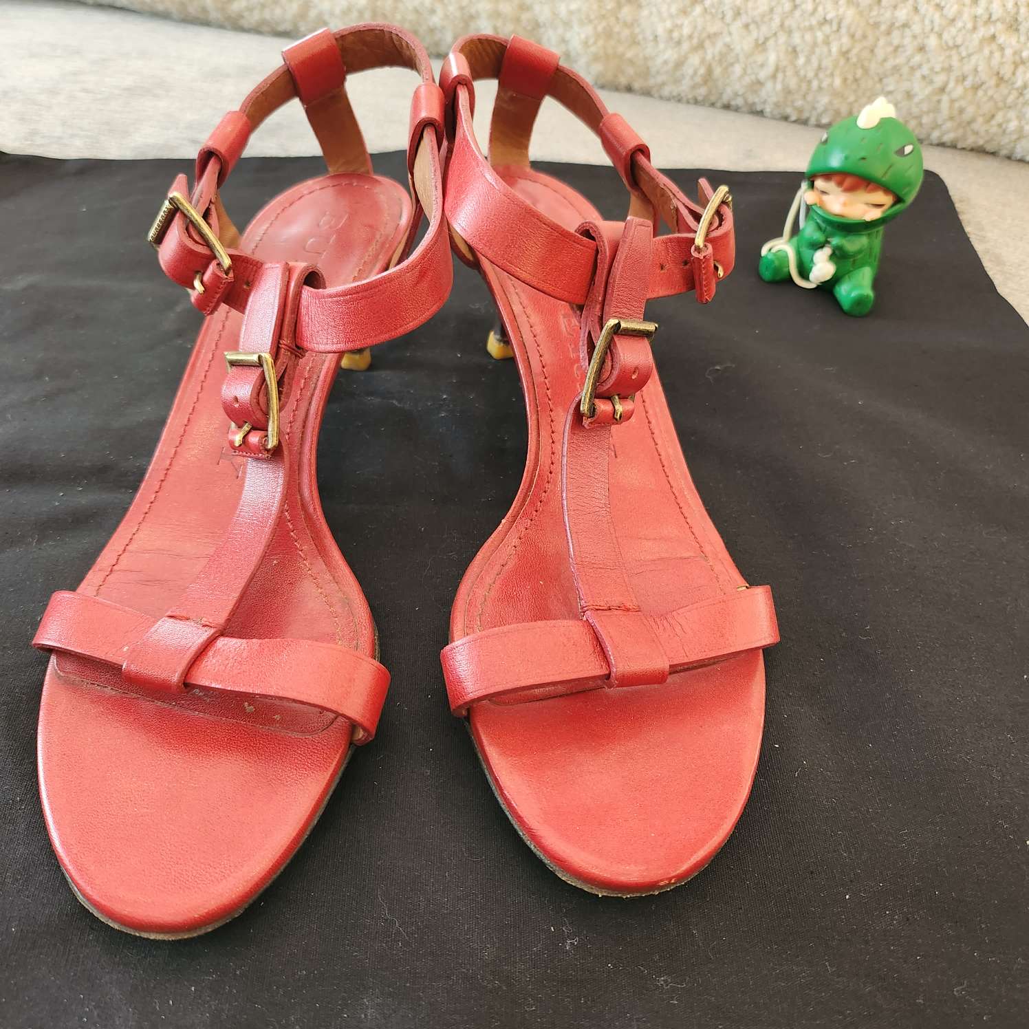 95新 BURBERRY/博柏利 Y3366 红色高跟鞋 37码