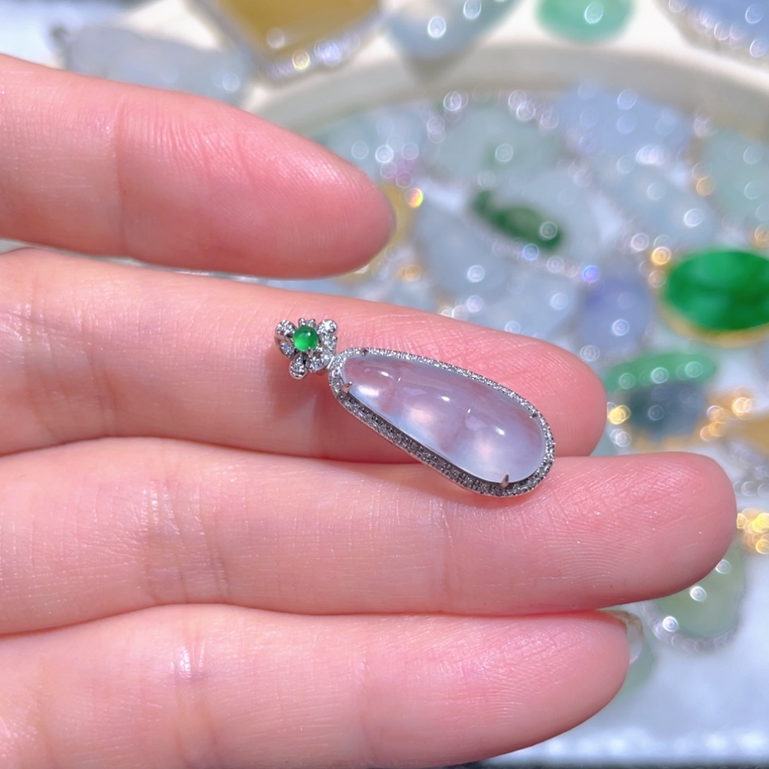 翡翠颈饰18K金镶嵌翡翠