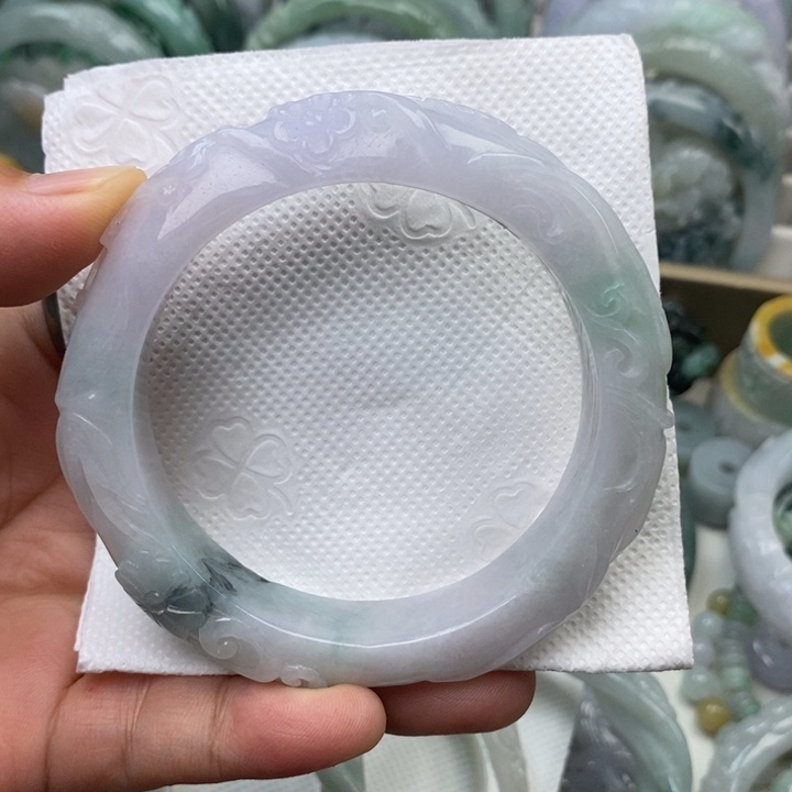 人***鱼翡翠未镶嵌手镯58.3圈