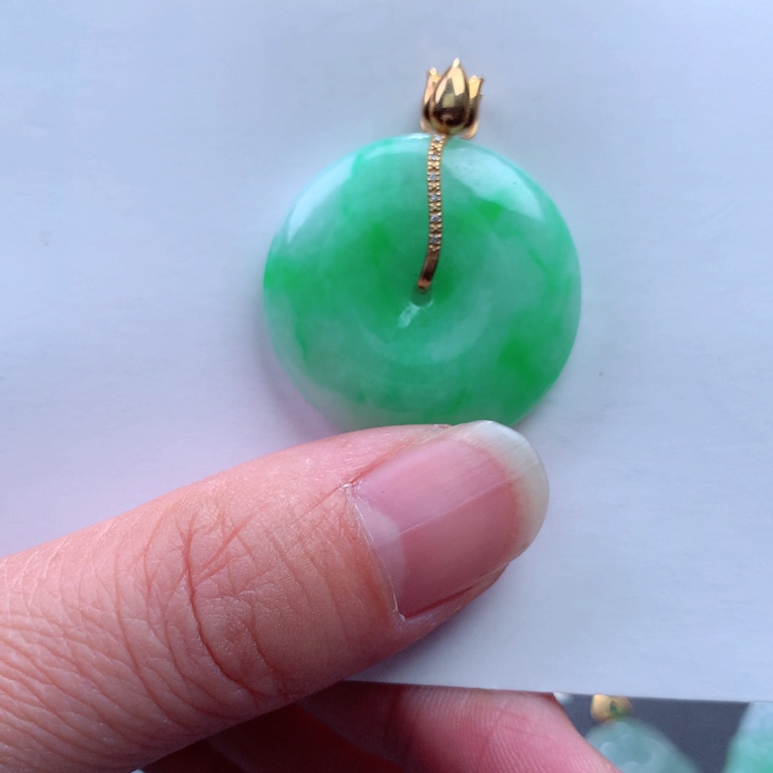 翡翠吊坠(不含链)18K金镶嵌