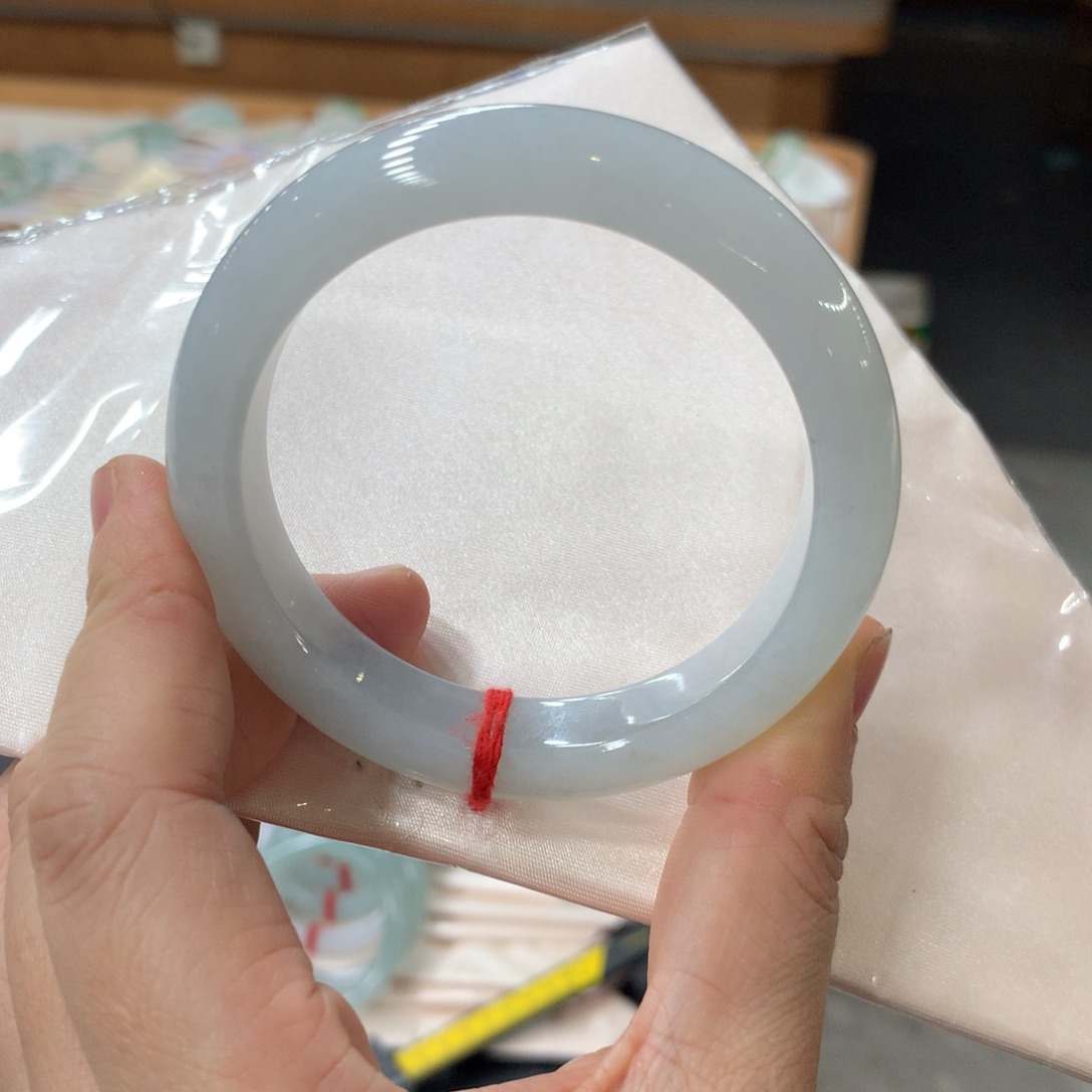 J***士翡翠未镶嵌手镯翡翠