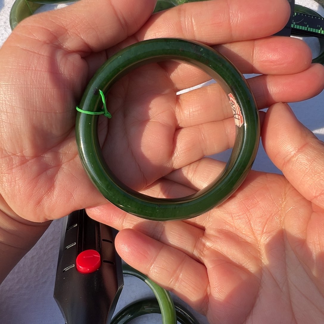 未镶嵌手镯和田玉（碧玉）