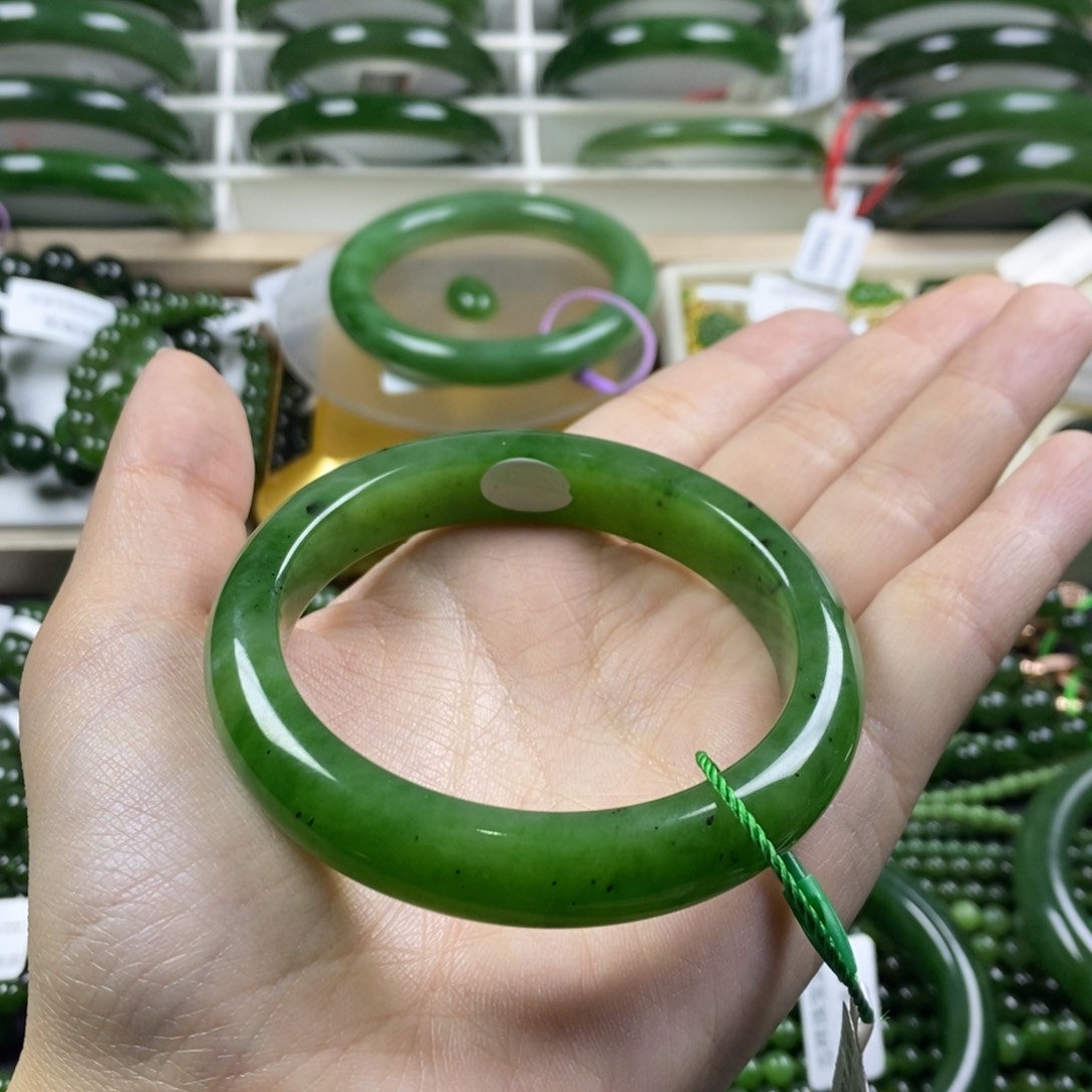 和田玉（碧玉）手镯未镶嵌56