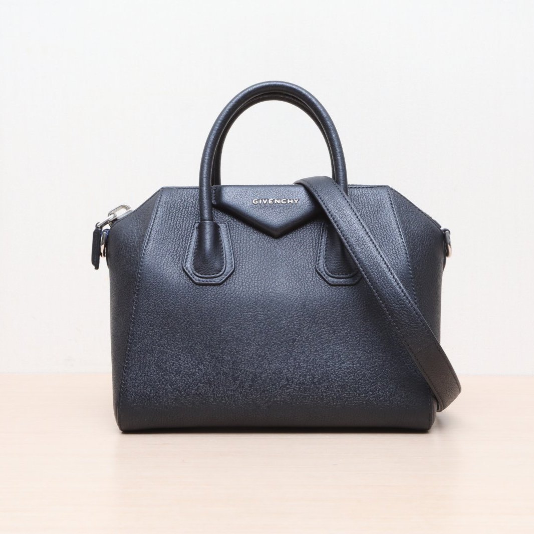 95新 Givenchy/纪梵希 保龄球枕头包 斜挎包P205234996