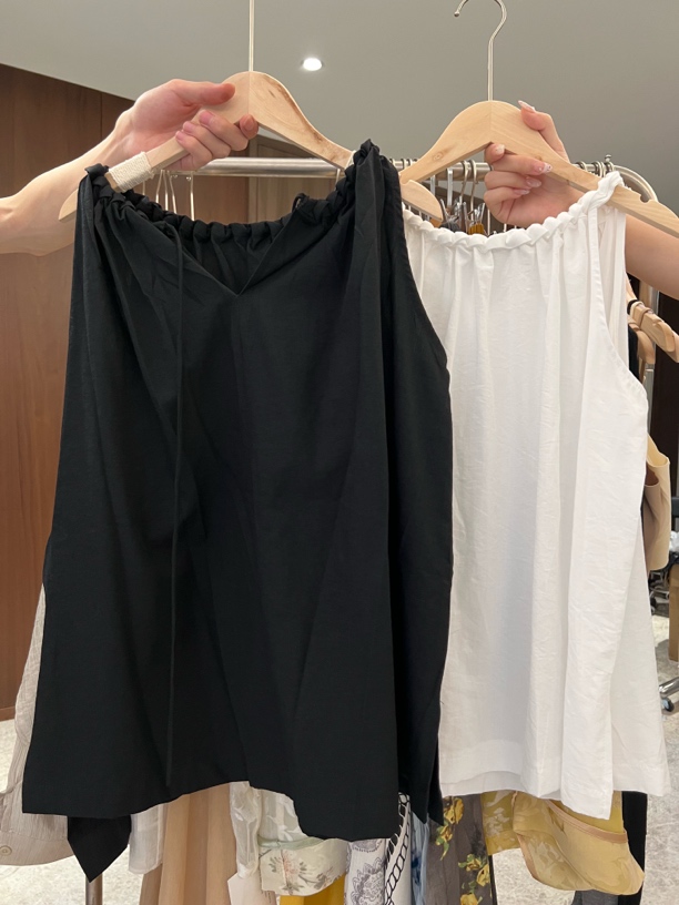 【吴梦菲】邂逅·韩系设计感无袖挂脖吊带